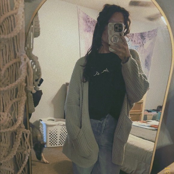 Meet Your Seller/ Buyer. 👑🎀✨💕😊 - Picture 2 of 4